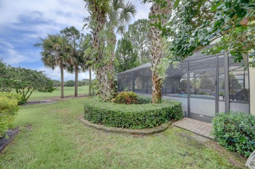 9800 Nuova Way, Fort Pierce FL 34986-2825 exterior