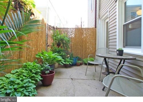 2444 Cedar St, Philadelphia PA  19125-3019 exterior