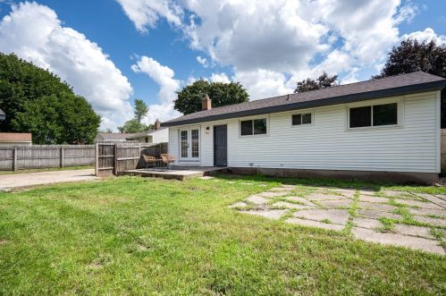 1545 Iowa St, Wyoming MI 49509-3873 exterior