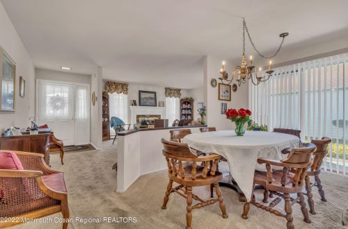 8 Gladstone Ave, Lakehurst NJ 08759-6625 exterior