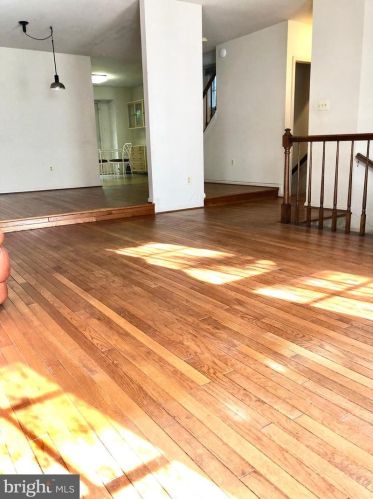 11047 Cedarwood Dr, Rockville, MD 20852-3400