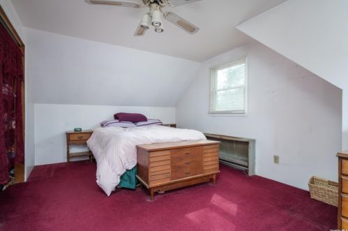 31 Oak Crst Dr, Huntington Station NY 11746-3920 exterior