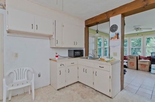 65 Mandalay Rd, Springfield MA 01118-2026 exterior