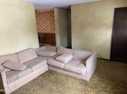 1322 Colburn Ave, Big Rapids MI 49307-1618 exterior