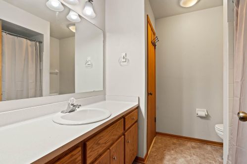 9372 Clovernook St, Milwaukee WI 53224-5211 exterior