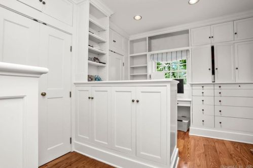 20 Partridge Holw Rd, Greenwich CT 06831-2663 exterior