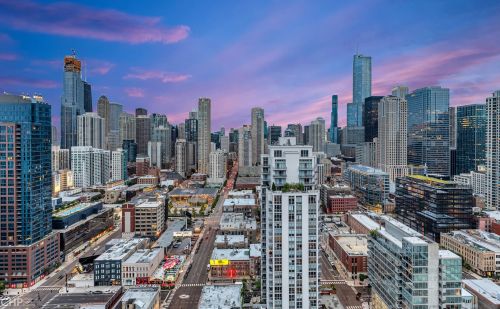 303 Ohio St, Chicago IL  60654-7963 exterior