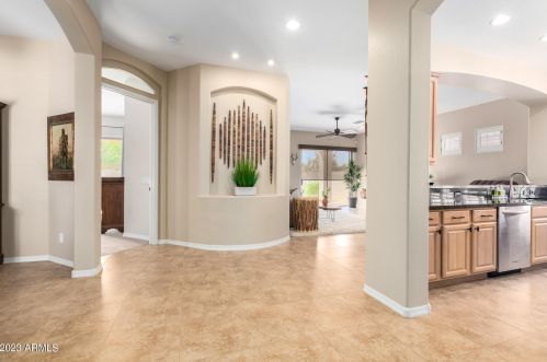 5255 Estevan Rd, Phoenix AZ 85054-7116 exterior