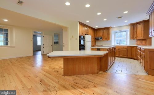 1944 Millersville Rd, Lancaster PA 17603-6153 exterior