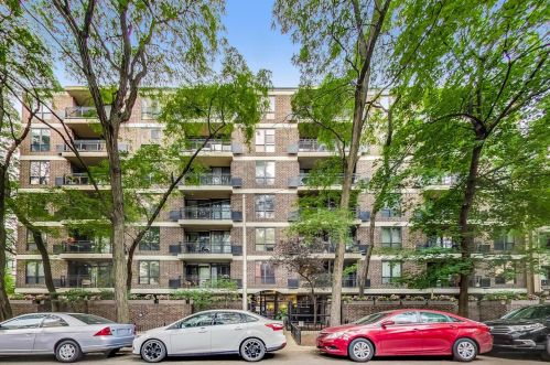 2600 Hampden Ct, Chicago IL  60614-4943 exterior