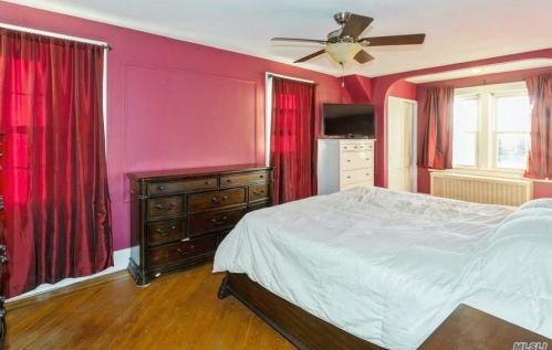 131 Gordon Rd, Valley Stream NY 11581-2108 exterior