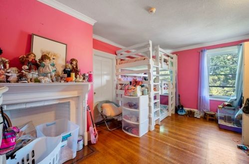 346 Maple St, Springfield MA 01105-1953 exterior