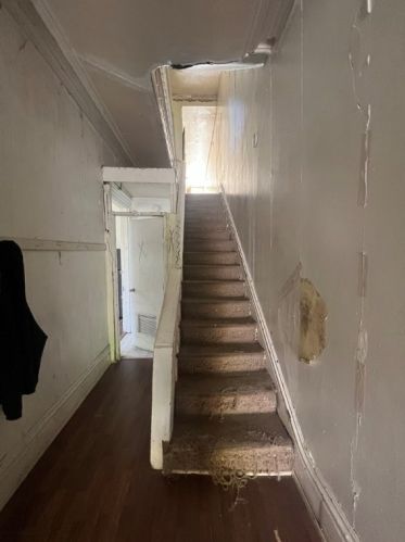 1327 Reddour St, Pittsburgh, PA 15212-4656