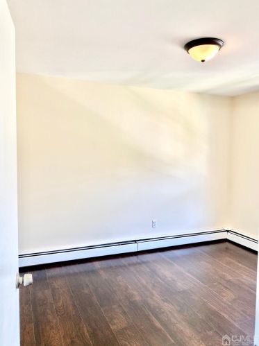 90 Wall St, Metuchen NJ  08840-2858 exterior