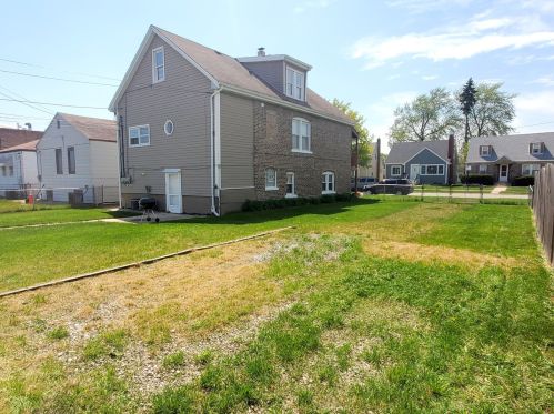 6219 Nagle Ave, Chicago IL 60638-4207 exterior