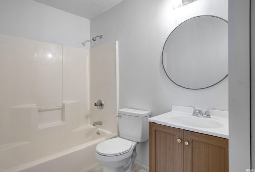 5103 Jenny Ln, Mishawaka IN 46545-1359 exterior