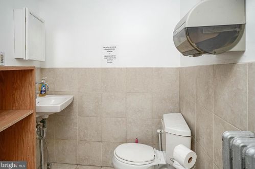 1000 6 St, Philadelphia PA 19147-4011 exterior