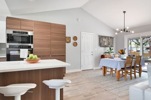 1328 Creighton Ave, Naperville IL 60565-2901 exterior