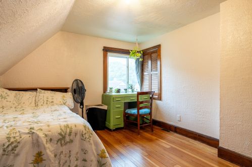 2524 Lefeber Ave, Milwaukee WI 53213-1222 exterior