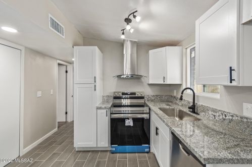 1931 Lester St, Tucson AZ 85745-1947 exterior