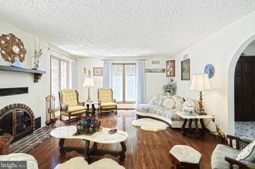 799 Laurel Wood Ln, Hanover PA 17331-6868 exterior