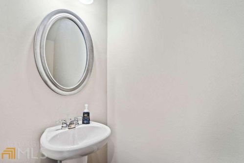 4945 Lower Elm St, Atlanta GA 30349-1677 exterior