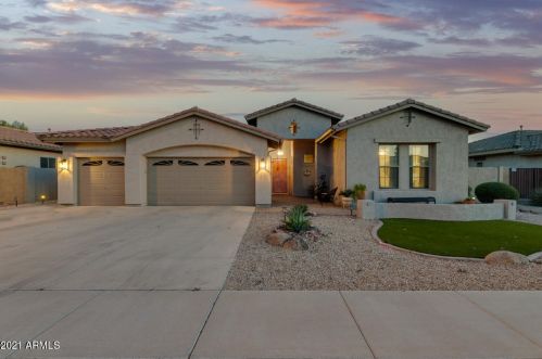 681 Wildhorse Dr, Chandler, AZ 85286-7644