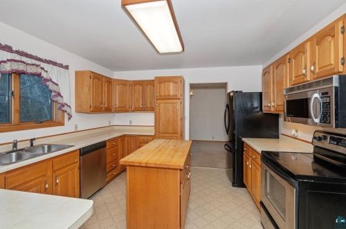 435 85th Ave, Duluth, MN 55807-1755