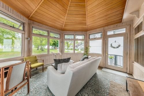 2951 Superior St, Milwaukee WI 53207-3074 exterior