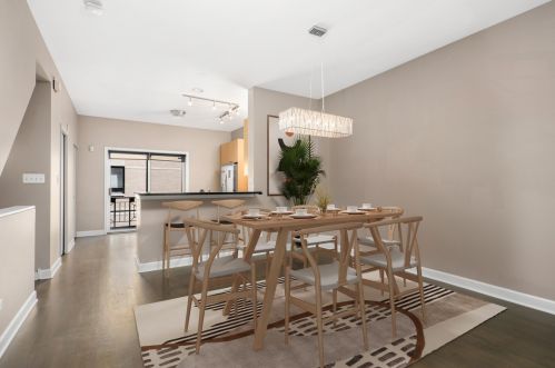 1302 Monroe St, Chicago IL  60607-2510 exterior