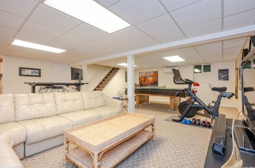 8 Charmian St, Huntington Station NY 11746-3517 exterior