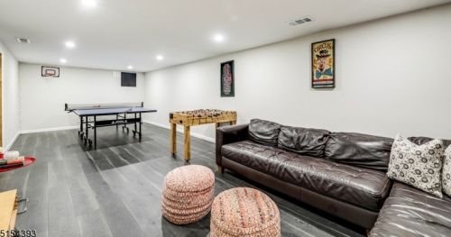 14 Lewis Dr, Maplewood NJ 07040-1005 exterior