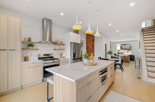 5105 Holmes St, Pittsburgh PA  15201-2433 exterior