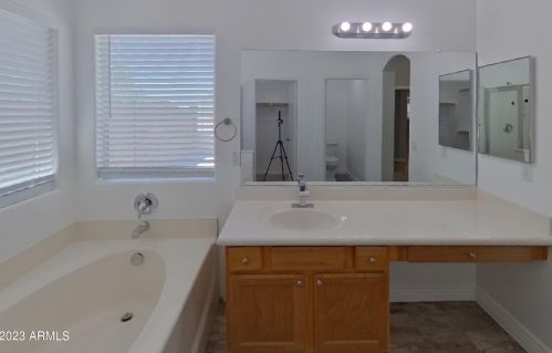 2518 66th Dr, Phoenix AZ  85043-8525 exterior