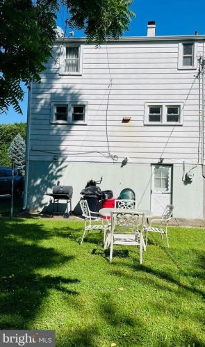 1202 Mulberry St, Chester PA 19015-3046 exterior