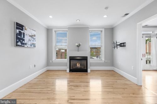 20 Logan Cir, Washington, DC 20005-3730