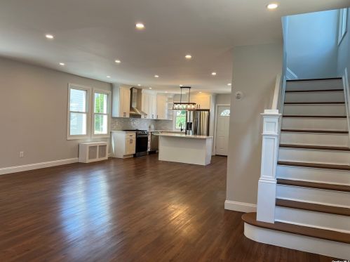 119 Munro Blvd, Valley Stream NY  11581-3433 exterior