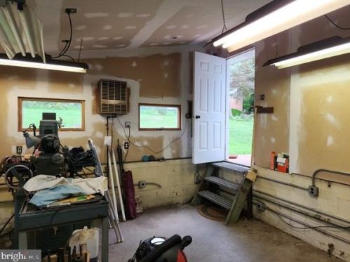 1410 Springside Dr, Lancaster PA 17603-6320 exterior