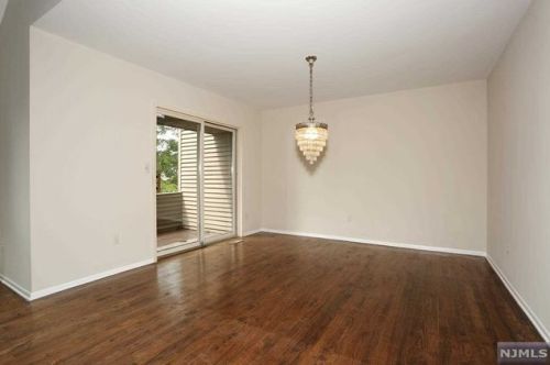 27 Bayard Ln, Mahwah NJ  07430-2236 exterior