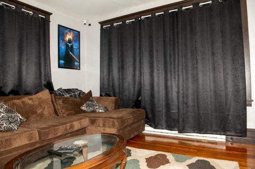 229 College St, Springfield MA 01109-4404 exterior