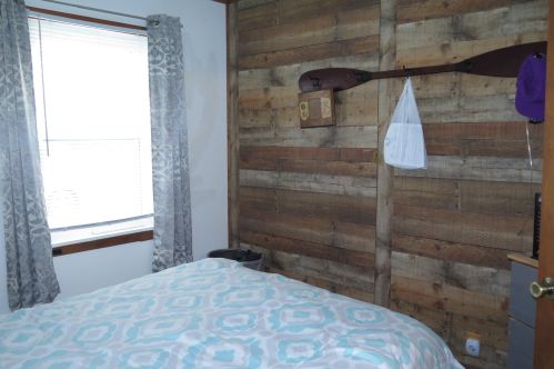 422 Lakeshore Blvd, Meskegon MI 49444-3818 exterior