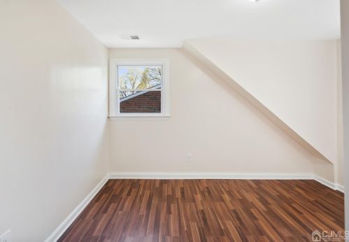 147 Fisher Ave, Piscataway NJ  08854-4830 exterior