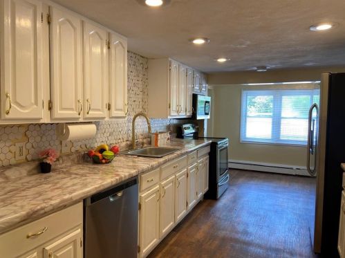 1660 Putnam Pike, Glocester RI  02814-1134 exterior