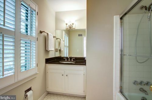 10512 Gainsborough Rd, Rockville MD 20854-3717 exterior