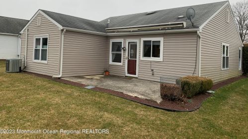 5 Appleby Pl, Lakehurst NJ  08759-6731 exterior