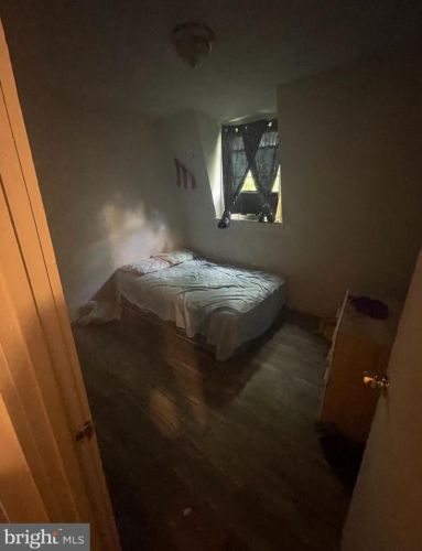 1110 White St, Chester PA 19013-6429 exterior