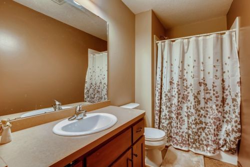 4843 Hamlet Ave, Saint Paul MN 55128-2658 exterior