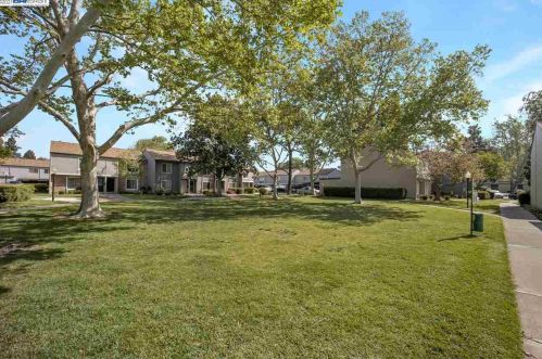 3360 Northwood Dr, Concord CA  94520-7716 exterior