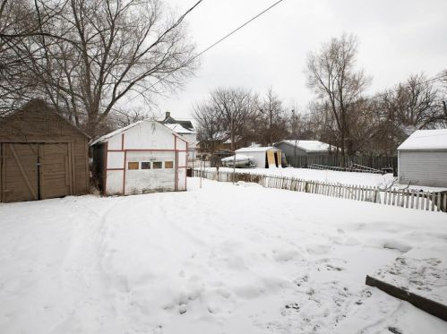 694 Desoto St, Saint Paul MN 55130-4215 exterior