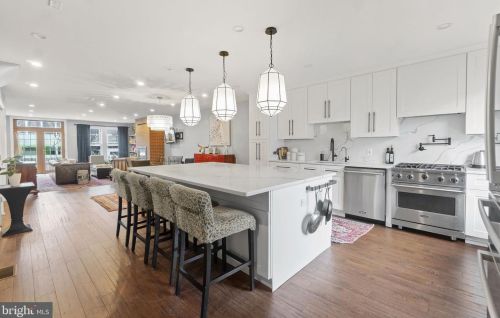 1215 Carrollsburg Pl, Washington DC  20024-4107 exterior